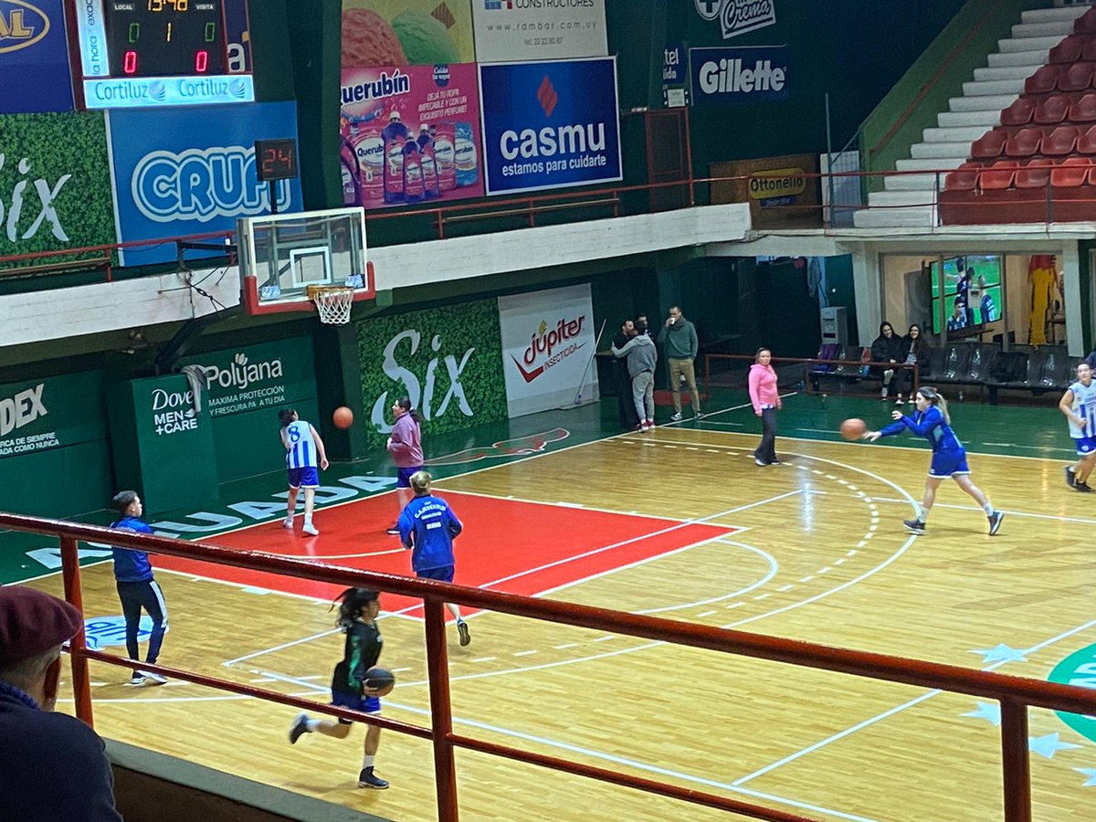 BasquetTotal's tweet photo. En la Av. San Martín en minutos arranca el duelo entre Aguada y Juventud de Las Piedras. Ahí anda @Bcal_03 para contarte todo lo que pase en el juego.

#LFBxBT https://t.co/n504pt20ML