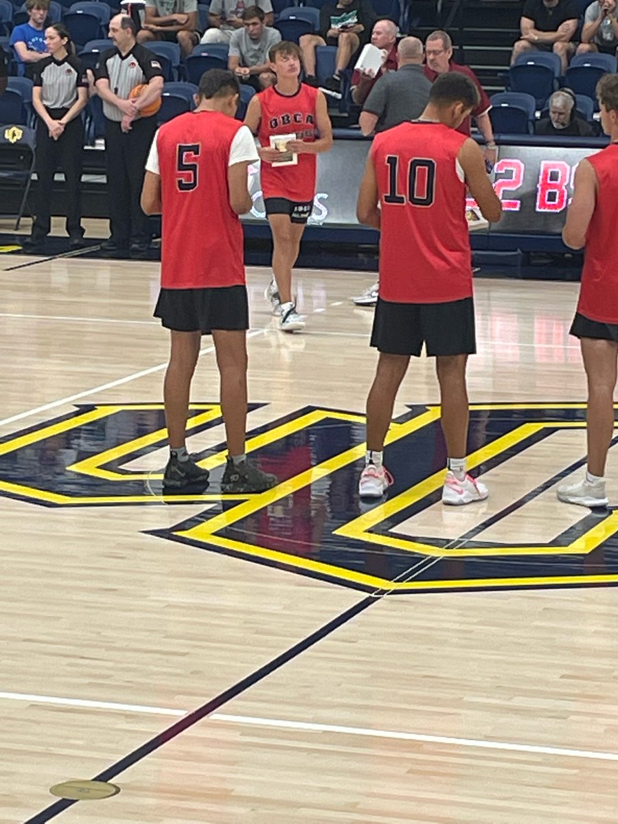 PerryMaroonMBB's tweet photo. Dylan Hight @DHight__ getting his award at the OBCA All Star Game https://t.co/vgTqc5CmuV