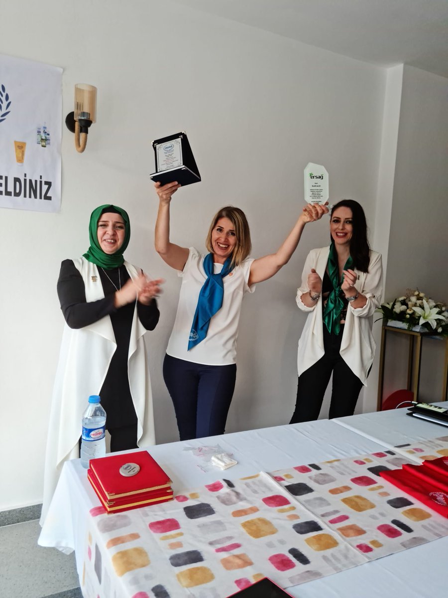 Kıbrıs LİDERLERİMİZ ile Harika bir seminer gerçekleştirdik
Bronz Liderim Ülkü Alıcı ve Öncü Liderlerimizin Kutlamasını yaptık...