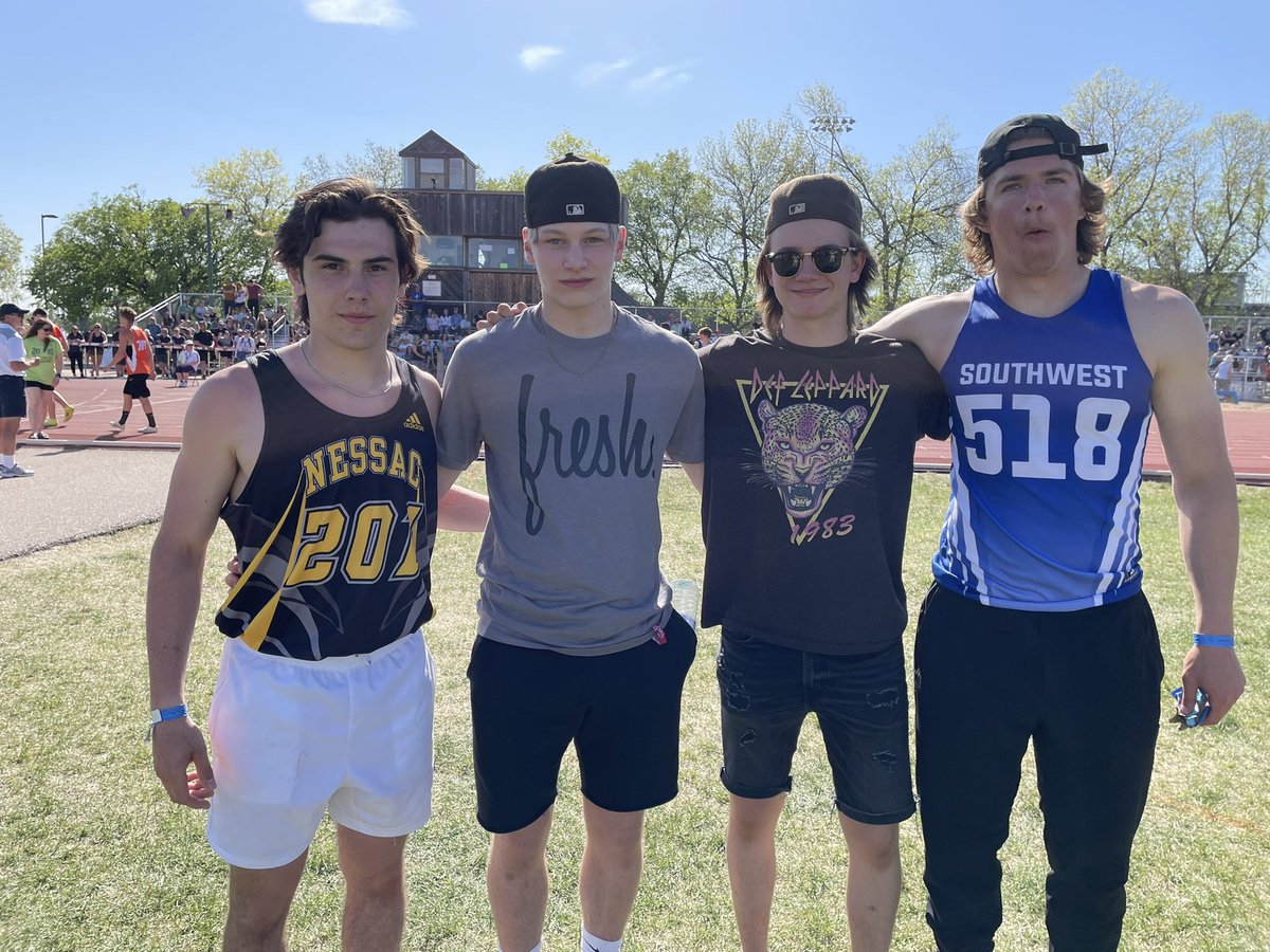Some <a href="/TisdaleTrojans/">Tisdale Trojans</a> cheerleaders came to watch a couple Trojan athletes today at Track provincials this weekend. *missing from photo op was athlete Kale Margolis-Shot
Madden-Long, High (bronze medal), 100m relay
Finn-Long, Triple, 100m, 200m, 100m Relay (bronze medal)