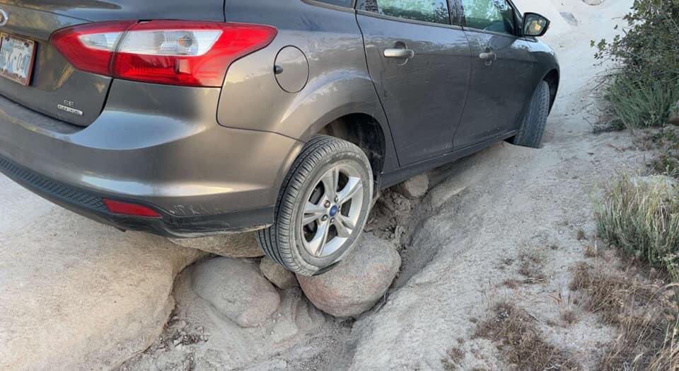Graychik's tweet photo. Desert Recovery: #Crestline (22-36) #BadGPS advise sent this poor driver down #PilotRockTrail headed to #LakeSilverwood. Lucky for him the #OffRoadRecovery team was on the case and brought him back to pavement.Aways free! https://t.co/Lu0ENEL0Ur