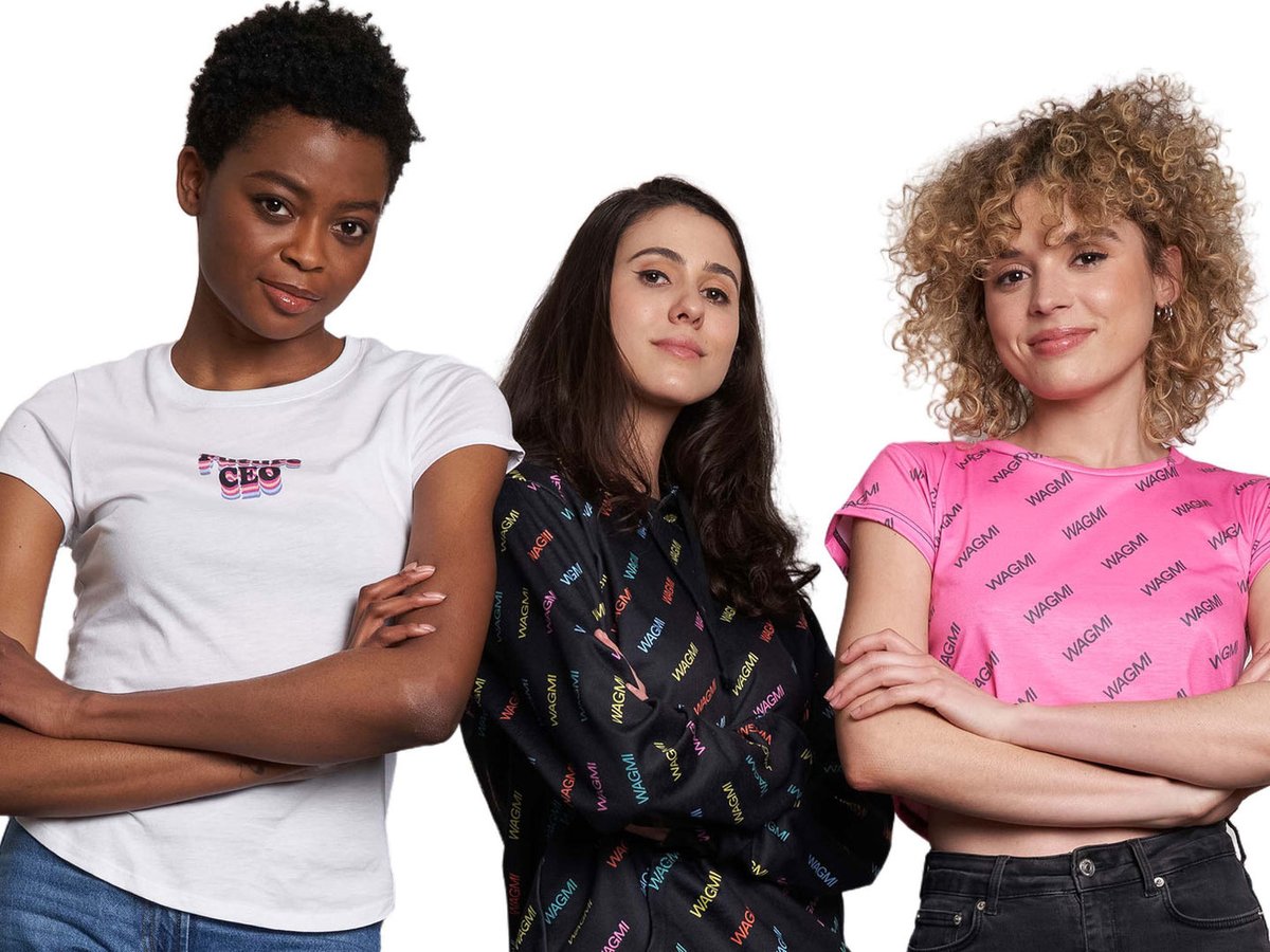 Bear? Don’t care. We’re rocking web3 in style. 😎

BB summer swag now available. 
boss-beauties-commerce.myshopify.com

🧵👇 1/3