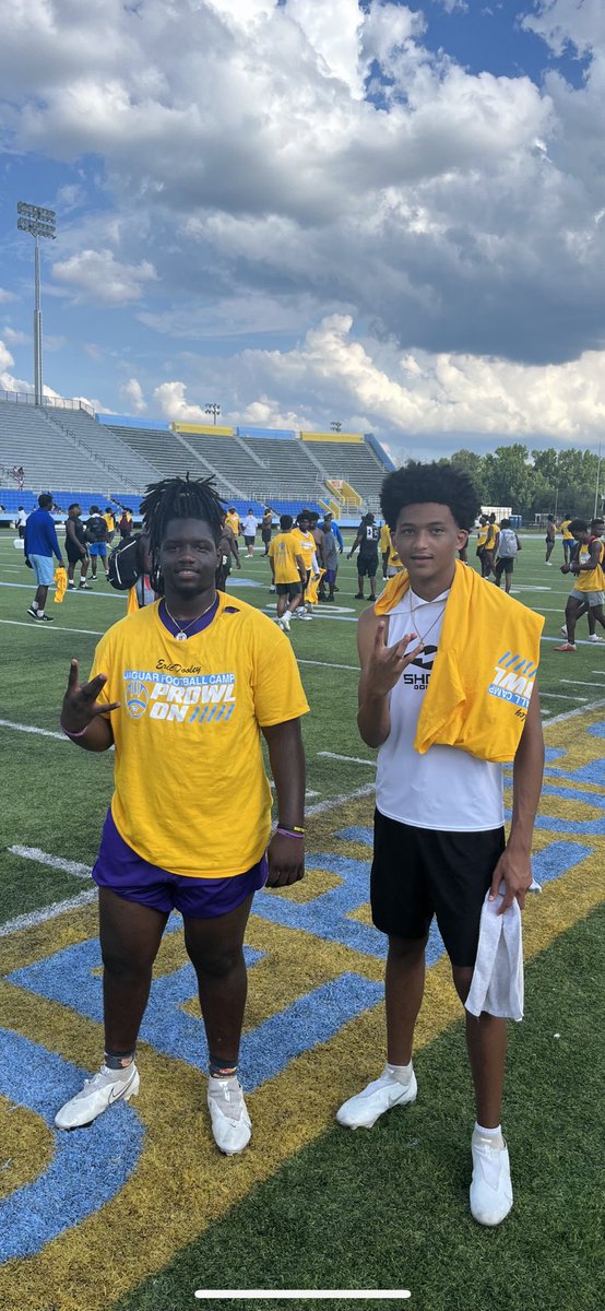 DBDeveloper_11's tweet photo. Busy day for the Wildcats, we had campers making noise in 3 different places. We’re working‼️

@GeauxJags Camp
Tristen Wooten
Mar’Reon Burrell

@SMUFB Mega Camp
Richard Wilson Jr.

@RaginCajunsFB Camp
Jordyn Williams
Johnny Woods

#WeBelieve #DatDub #WhyNotWossman https://t.co/Il6dL38jP7