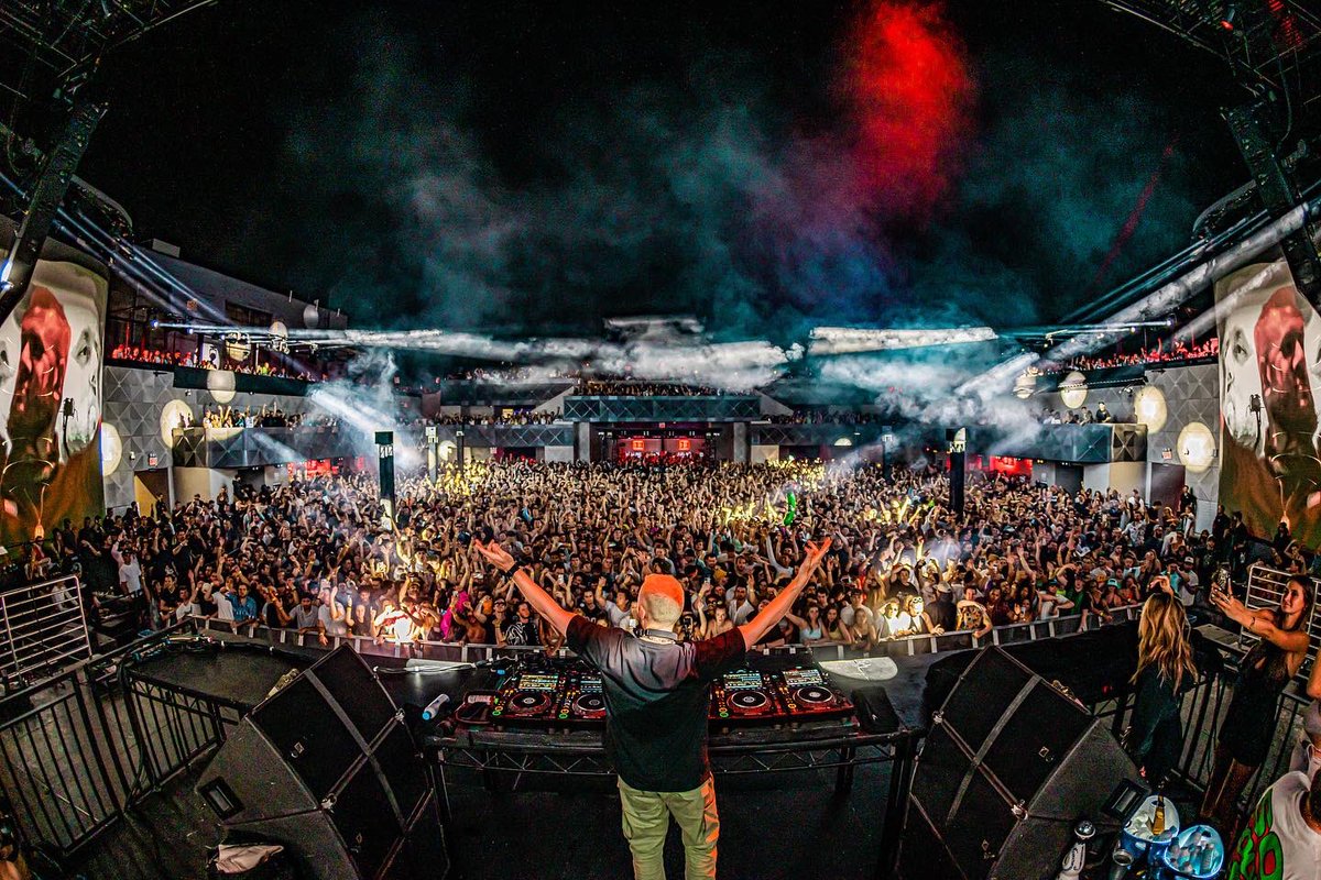 chrislake's tweet photo. Night 1 in Brooklyn… ✔️ Thank you to everyone who came out :) Back again tonight for another Sold Out one at @BrooklynMirage 💥💥🔥 See you there! https://t.co/HTxTceYZi6