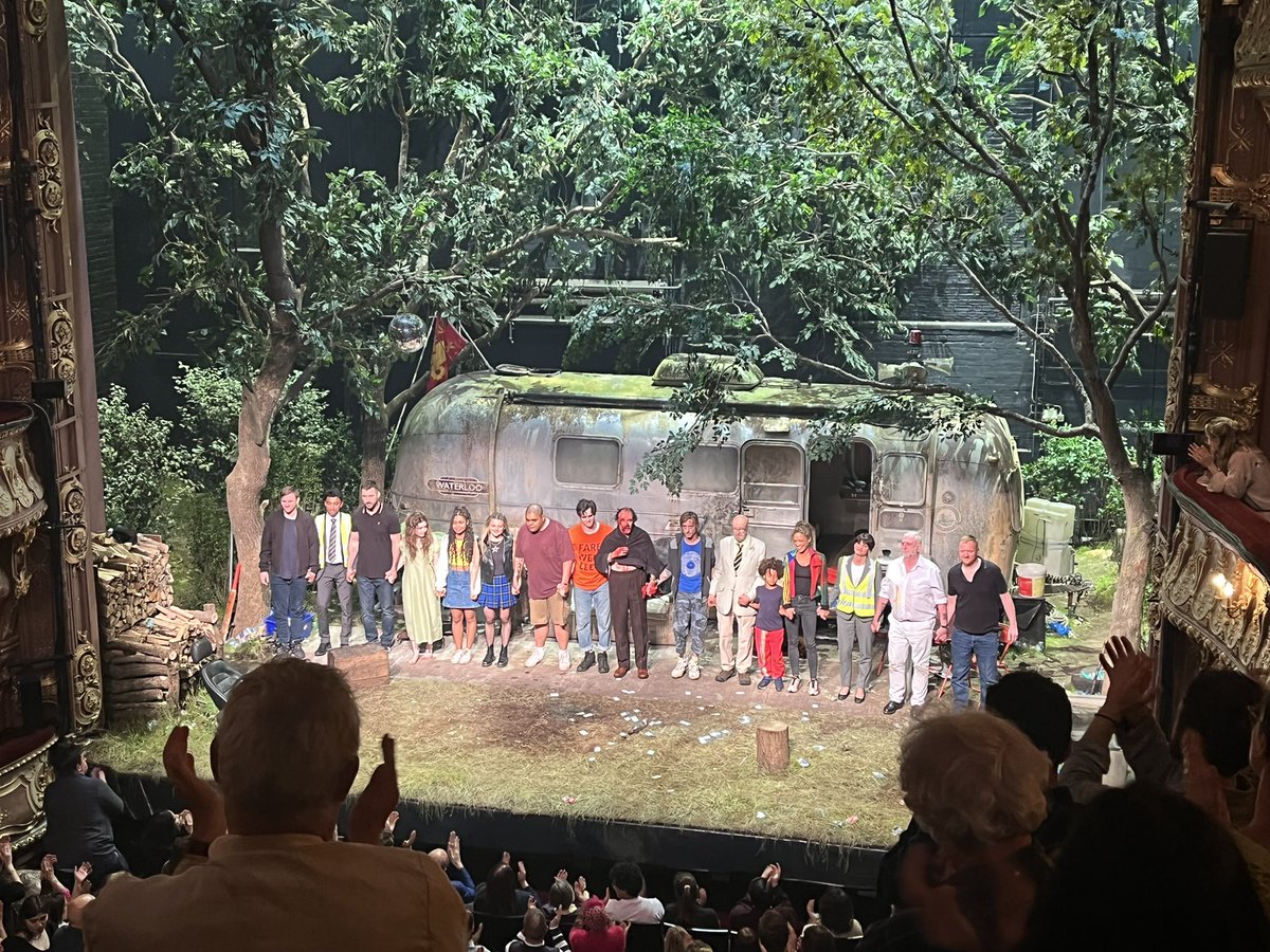 DThomas1982's tweet photo. Not much of a theatre goer usually but after seeing @JerusalemPlay at The Apollo theatre tonight, where Mark Rylance and the whole cast were amazing, maybe I’ll become one. https://t.co/PiXh2x4Tmb