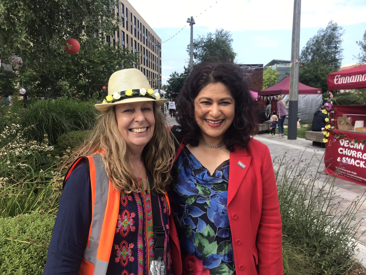 DrAyshaRaza's tweet image. Lots of waterside festivities at the #TrashAndTreasure Street Food Market @GreenfordQuay lots of lovely yummy things to try &amp;amp; enjoy. Happening every month over the summer.