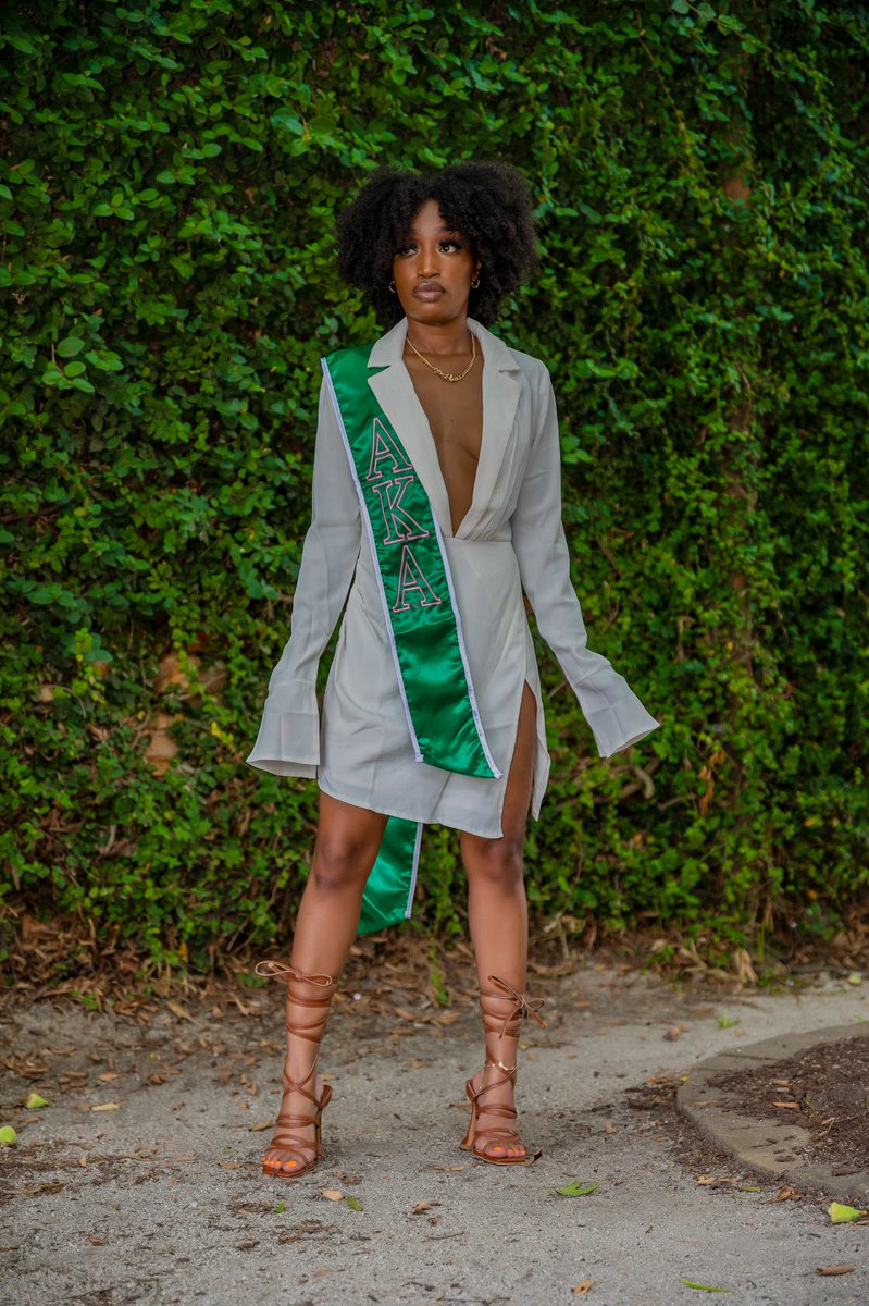 KAlstonPhotos's tweet photo. S/o to one of my best friends @JessLOVESdinos She Mastered it at @websteru So proud of you! #MasterDegree #Graduation #BlackGirlMagic #BlackGirlsRock #WebsterUniversity #PHDNext #BlackDontCrack #BlessedAndGrateful #BlackGrad #BlackGraduate https://t.co/LjmLls9u22