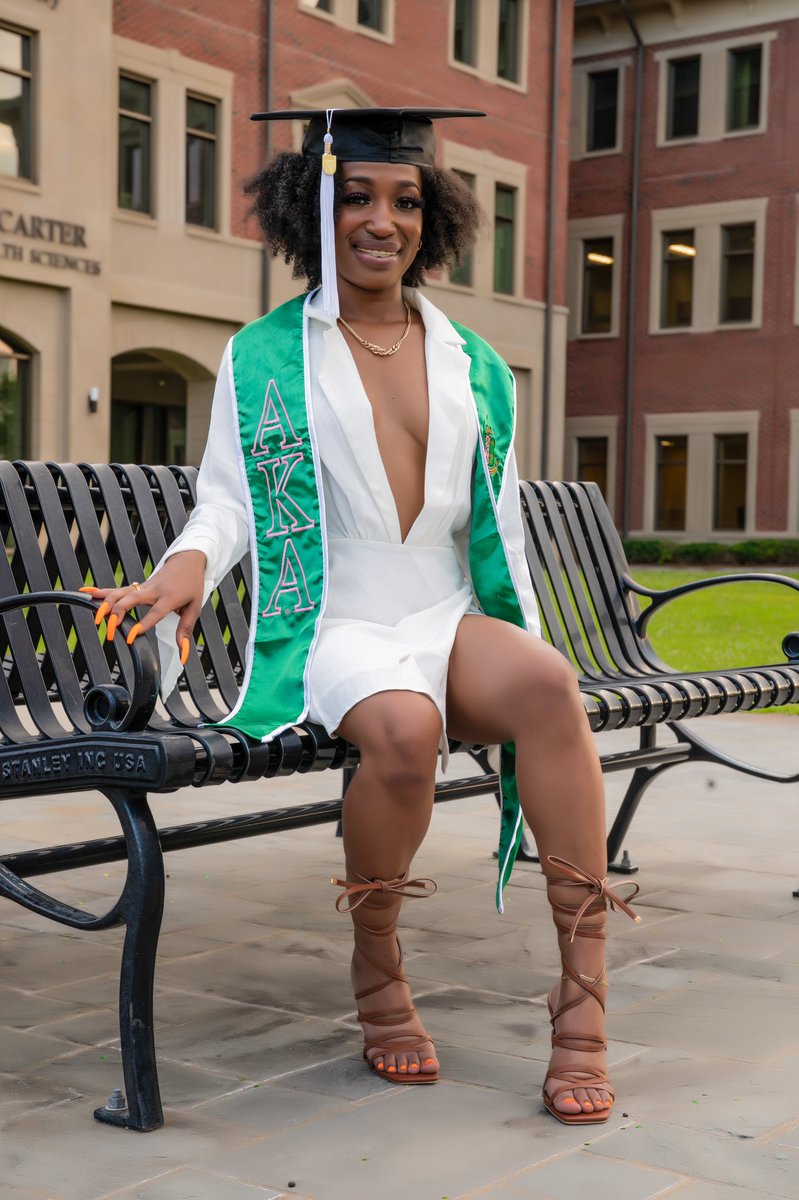 KAlstonPhotos's tweet photo. S/o to one of my best friends @JessLOVESdinos She Mastered it at @websteru So proud of you! #MasterDegree #Graduation #BlackGirlMagic #BlackGirlsRock #WebsterUniversity #PHDNext #BlackDontCrack #BlessedAndGrateful #BlackGrad #BlackGraduate https://t.co/LjmLls9u22