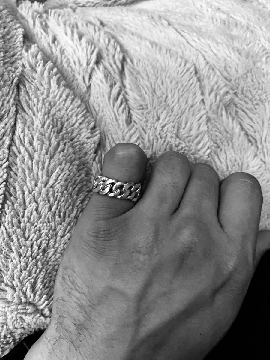 XanderJamesNFT's tweet image. My first attempt at a #handmade #sterlingsilver #cubanring 🔥
It’s not as clean and crisp as I wanted it to be but I’m not overly upset.
On to to the next one  💯💪🏽