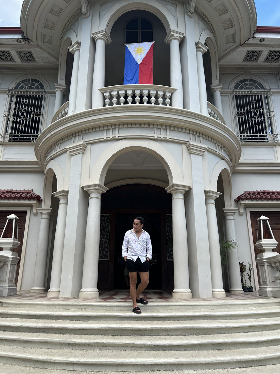 jlposts11's tweet photo. 📌Miag-ao Church
📌Casa Mariquit
📌Molo Mansion
📌Jaro Church
😍😍😍
#jefftravels #jlposts #jlposts11 https://t.co/1qwXF65PXF