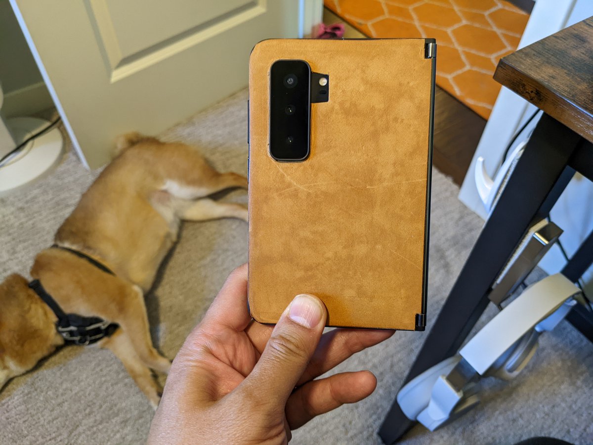 gheebeeghee's tweet photo. @ScaryifLiteral finished the dbrand duo 2 install...not great but not bad. https://t.co/yxbAv4dehb