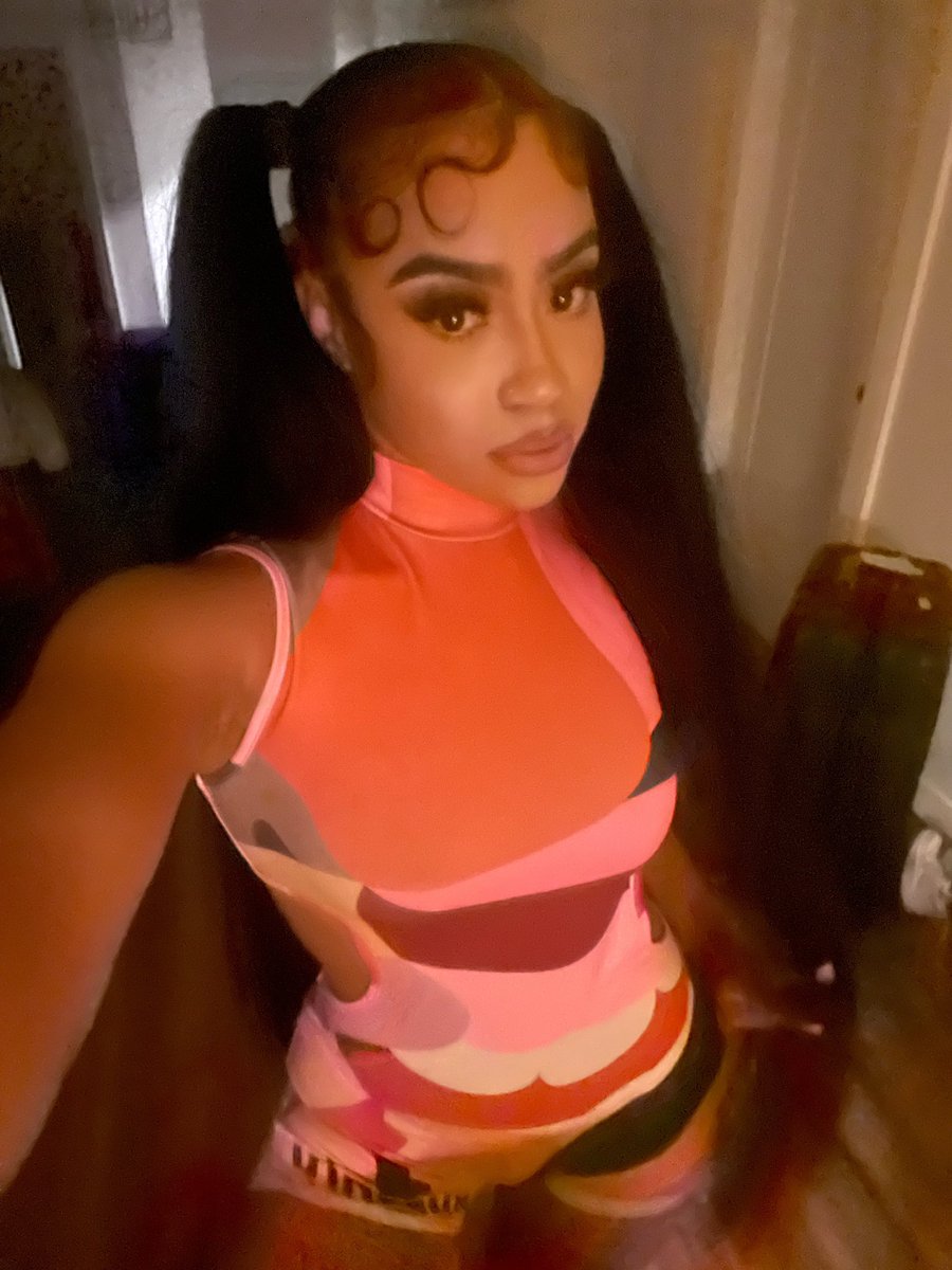 why low quality photos make u look so pretty