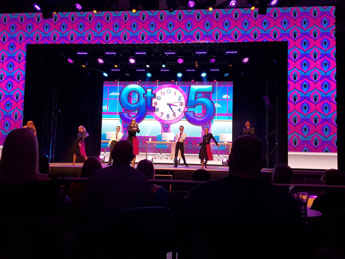 dmkenward's tweet photo. Tonight @VinnieWilliams had me in stitches with a particular routine (no spoilers) @PottersResorts as it reminded me of the talented #LeeEvans. #LightsCameraAction smashed it as @SimonCowell would say. #show #entertainment @PottersResort #PottersResortsFiveLakes #FiveLakes #UK https://t.co/zqcChv1vV6