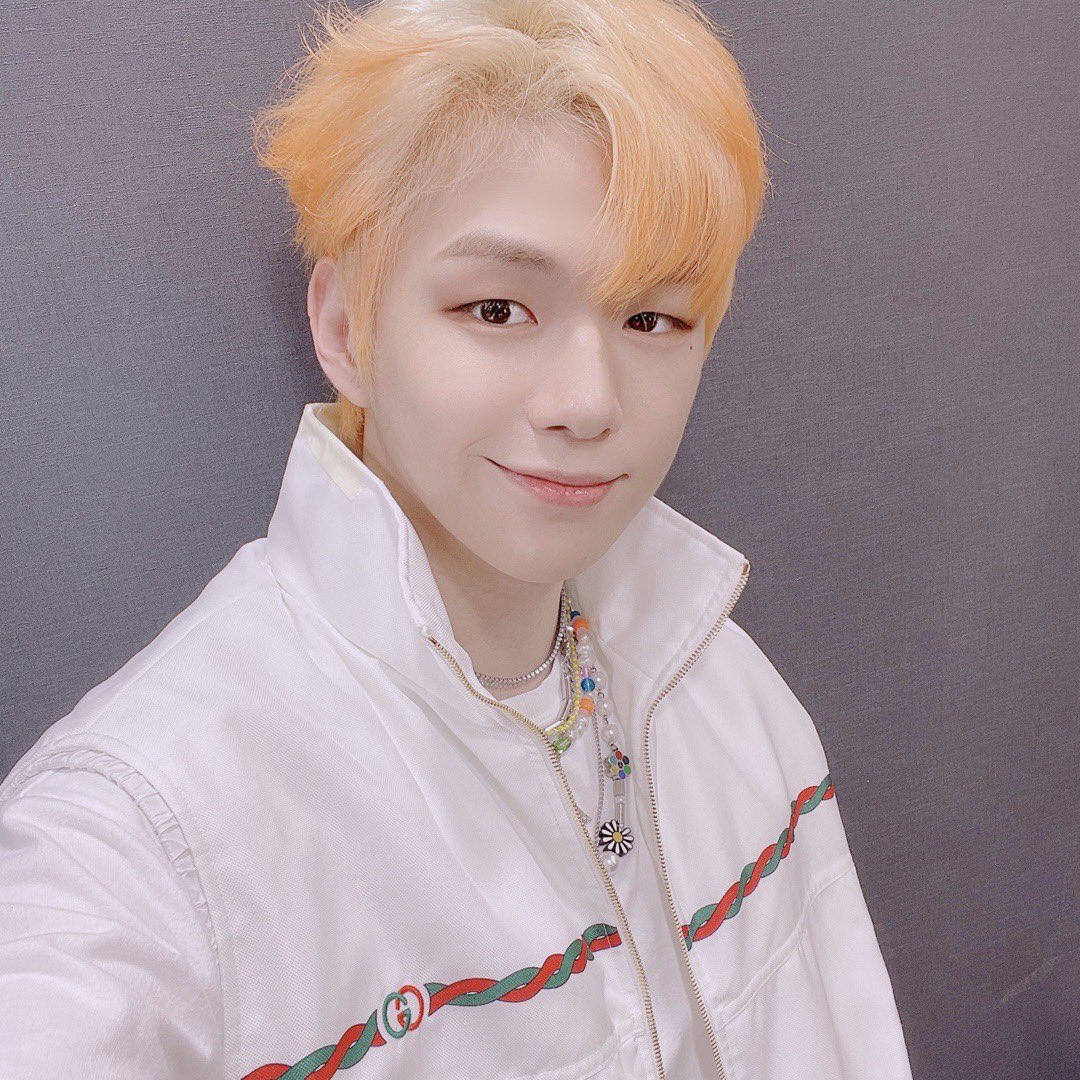 thisdaniel_'s tweet photo. thank you Danity for 1st win! 🌻🎊🎉
#UpsideDown1stWin https://t.co/rZ6SZaOAfq
