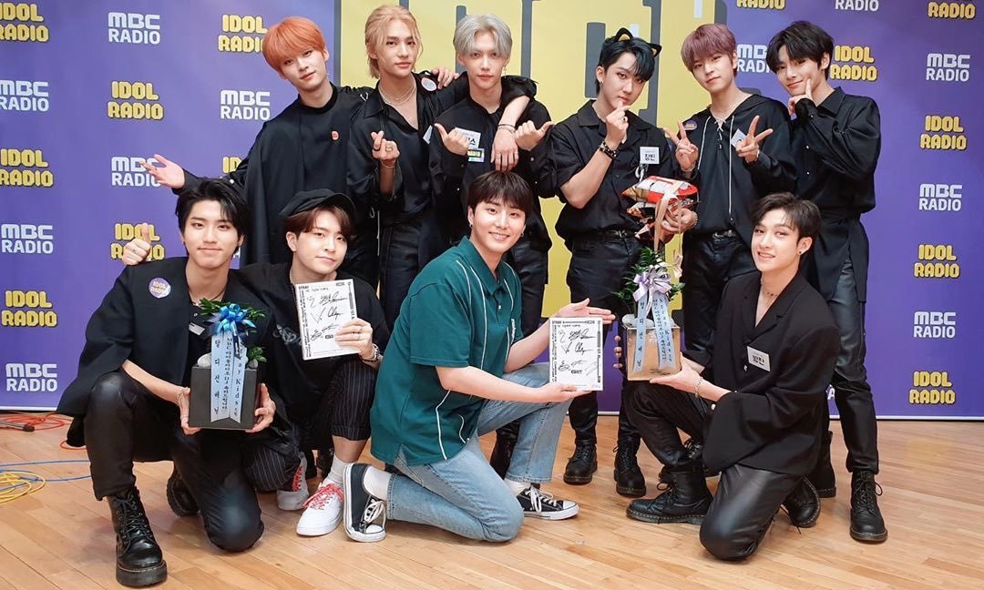 Después de tener un gran stage en un evento hoy, fuimos al programa de  Idol Radio con Young K donde pasamos un agradable tiempo mientras nos reíamos platicando de la vida. Si quieren ver el episodio completo corran al canal oficial en: youtube.com/watch?v=Ygomsi…