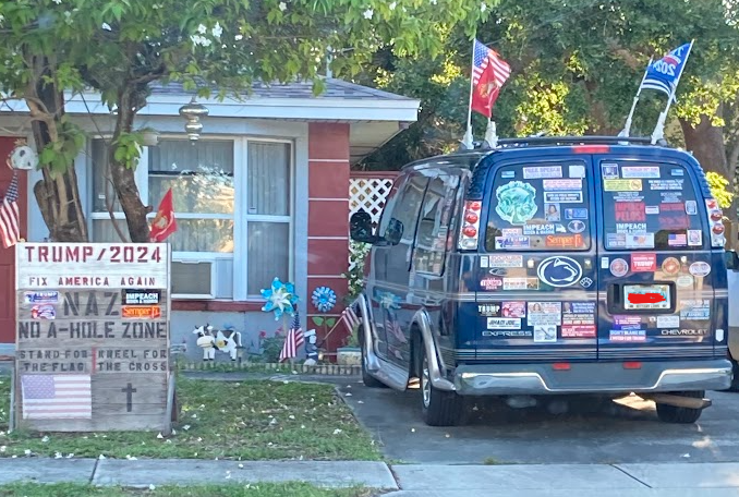 imageburns's tweet photo. @patriottakes in my city there is a house who almost admits who the Trump party really represents, NAZ... #Patriot #FreeDumb #StPetersburg #Florida #Nazi https://t.co/UPNYDQahLj