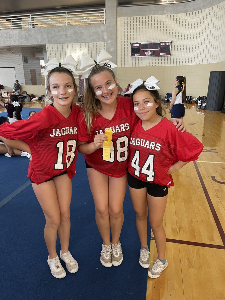 Friday Night Lights theme for Spirit Night! Bringing home two gold ribbons! Thank you @CoachSchmidtCMS @coach_michalek for the sweet jerseys! @jess_carollo16 @Supt_comalisd @c_quidachay @cms_ladyjags