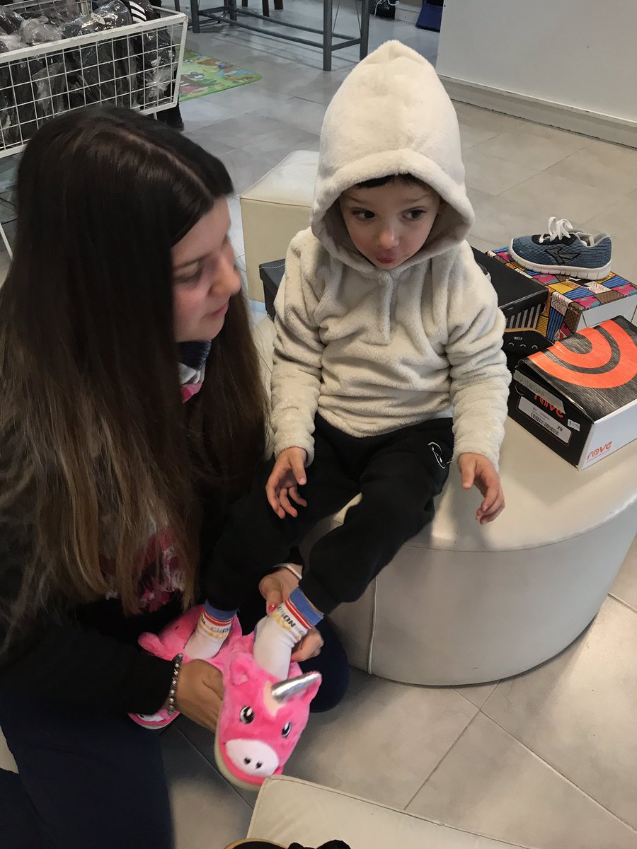 foto de apreciación a las “pantuflas de skye” según milo, que no le quisieron vender