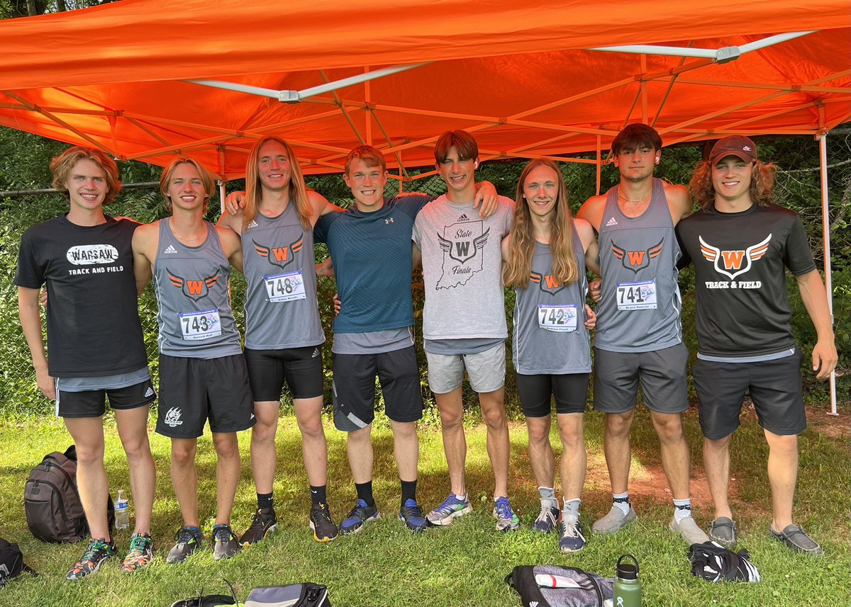 WarsawTF's tweet photo. The state squad ready to go!  Go Tigers! @Warsaw_Tigers https://t.co/kU1fBTzh84