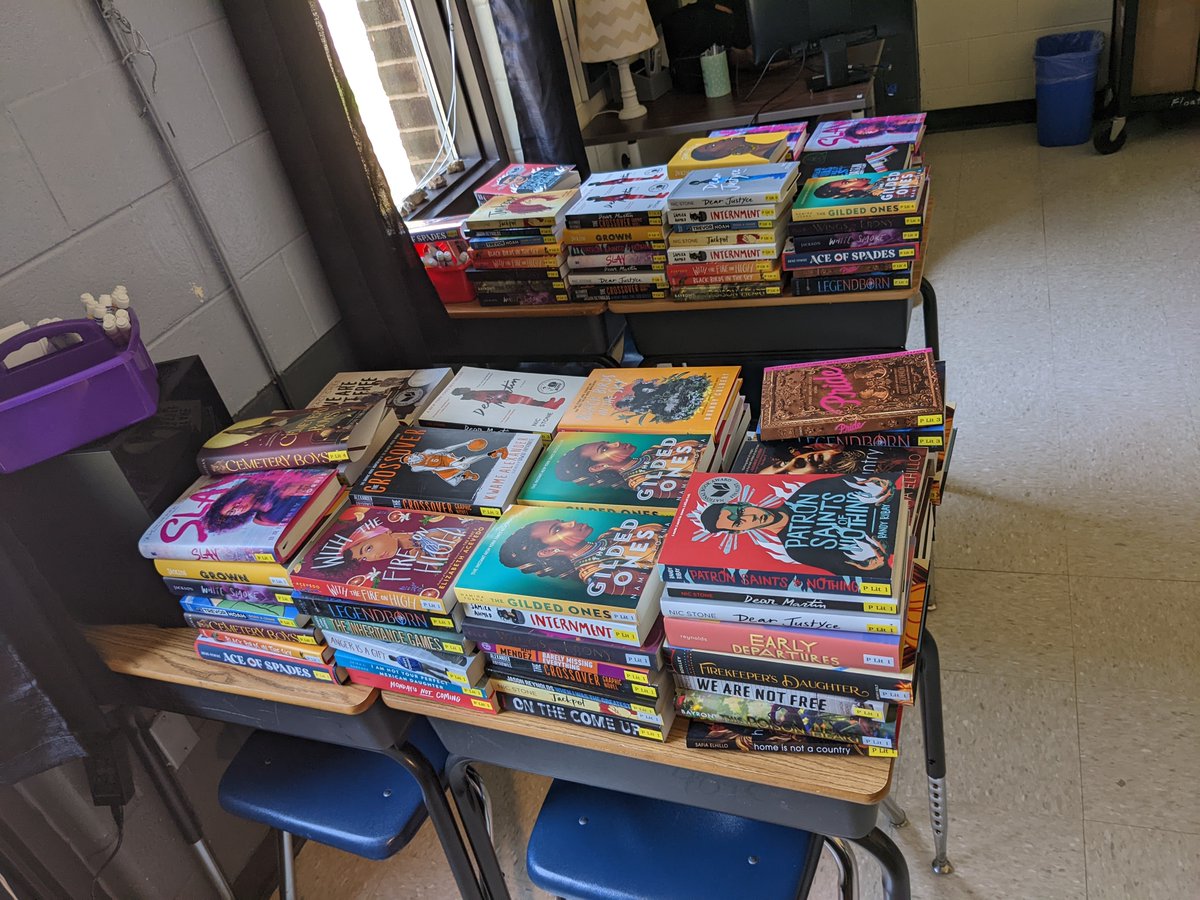 LCBProjectLIT's tweet photo. Got our new shipment of #ProjectLit books labeled and inventoried! Now, it's time for a summer of #reading! https://t.co/haLBpl0yy7