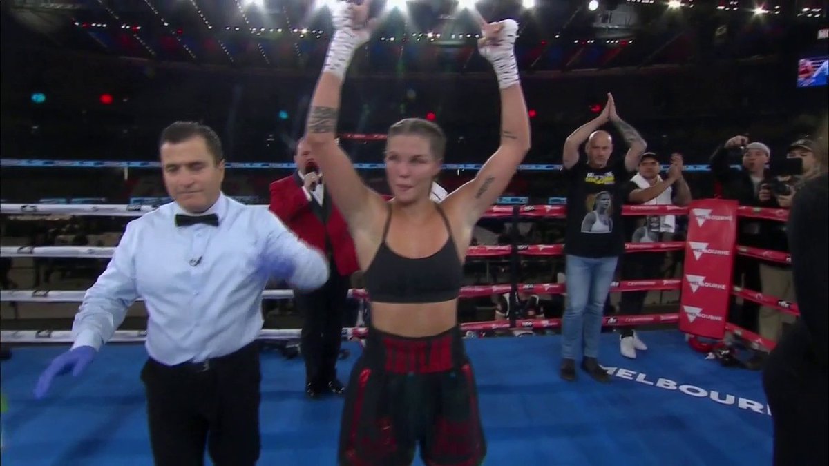 ¡Victoria para Robertson! 🔝

La 🇦🇺 Taylah Robertson derrotó por DU a su compatriota Sarah Higginson en una pelea en la que demostró el gran momento que vive 💥🙌

#ESPNKnockOut #KambososHaney