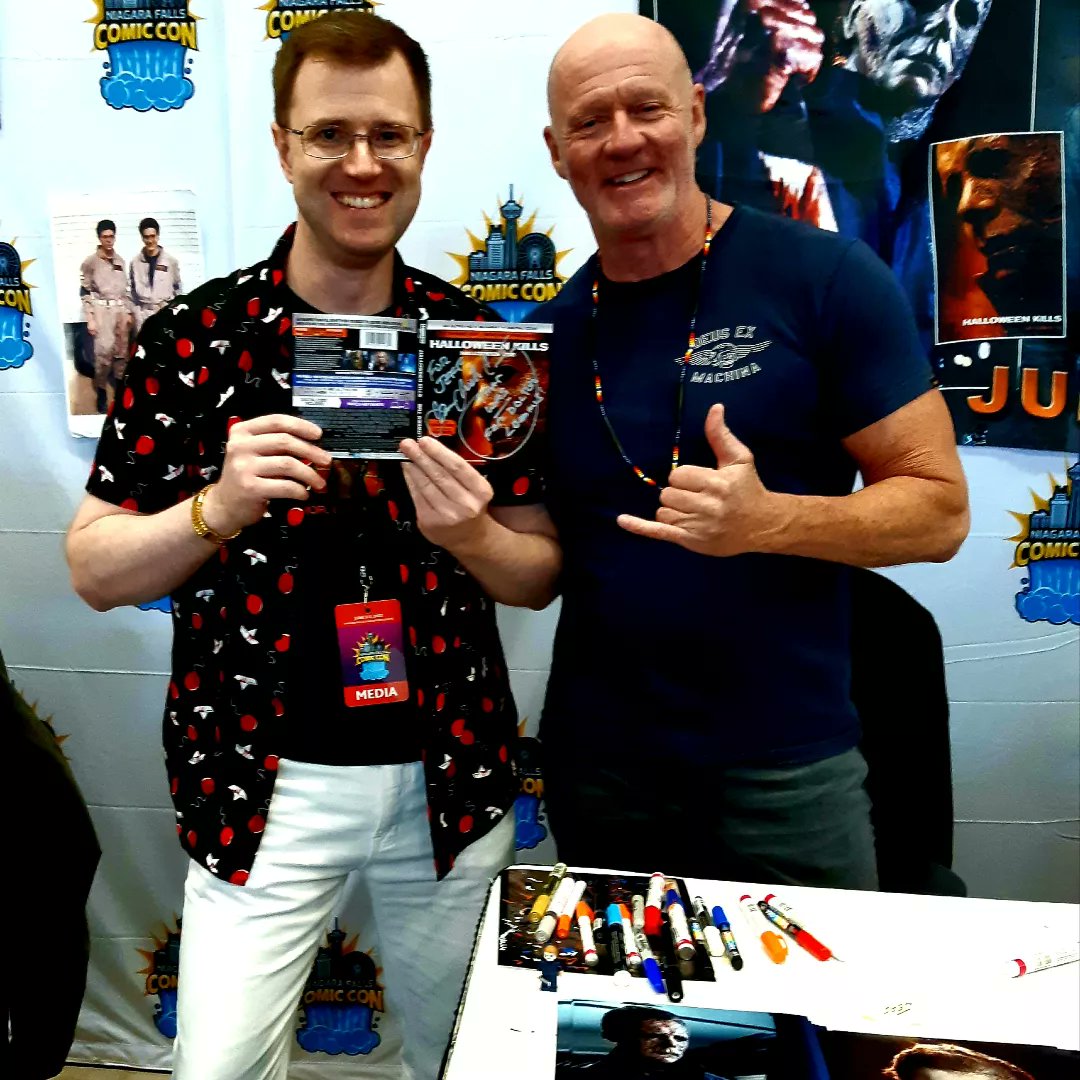 SunsetCrypt's tweet photo. @kdavjeff was at @NFComicCon to take in some of the fun offered from artists, cosplay, Tattoos, and Celebrities including #BradDourif, #JamesJudeCourtney and @Daniel_Logan. 1000s turned out. Fun was had by so many. Sunday, will conclude and Tickets are available at the door. https://t.co/8ZTigchxWv