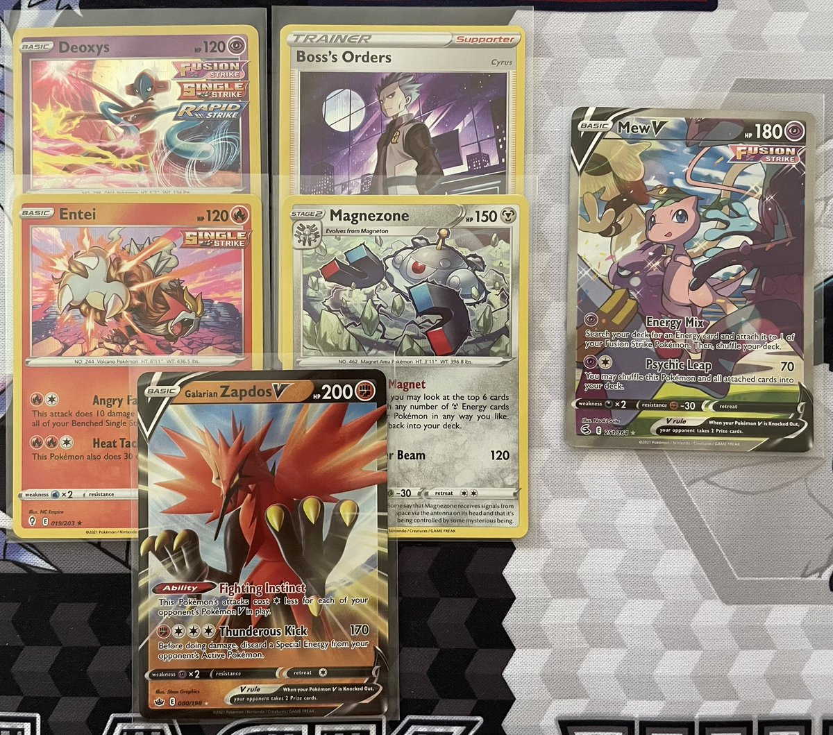 immortaltrouble's tweet image. So happy to have this V AA 🤩

#Pokemon #PokePulls #ポケカ #PokemonTCG