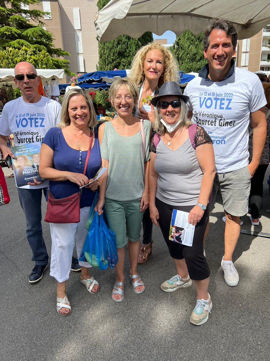 VBourcet2022's tweet photo. [1/2] Aujourd'hui nous étions à Simiane, Plan de Cuques et Meyreuil, sur les marchés, très motivés pour vous rencontrer, mobiliser et convaincre que les 12 et 19 juin prochains, le vote de raison sera celui de la majorité présidentielle... https://t.co/aGHKfZoKH1
