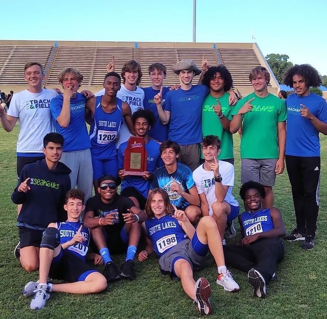 SeahawkBoosters's tweet photo. We join @seahawk_activites adding our Congratulations @southlakesxc #statechamps #ranfast #jumpedhigh #threwfar #sehawkproud💚💙😤 https://t.co/QWjqIXQVTG