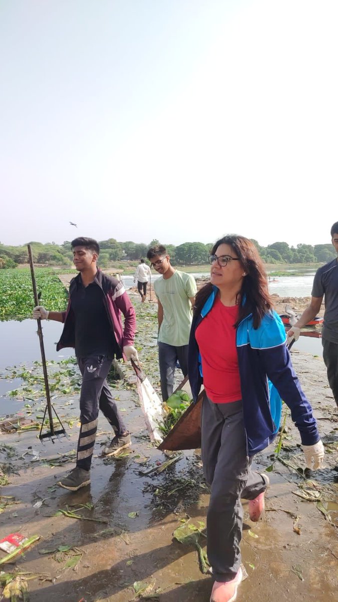 ncc_dte's tweet photo. #worldenvironmentday #swachhthaabhiyaan #caringfornature #environmentprotection.
Cdts of ex NCC Gp Pune participated in #swachhabharatabhiyaan. Cleaning Drive of River Mula Mutha was undertaken by the Cdts of MIT -ADT Loni. A Message for Environmental Protection was given out. https://t.co/nzchMjGxhp