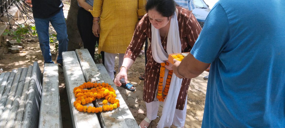 RatheeRama's tweet photo. Today, Boundary wall along the J- Block MG Road was inaugurated.
The boundary wall work was awarded to a contractor by MCG.
This will surely strengthen the security of DLF Ph-2 residents. Thanks to all the residents who attended the Program.
#Ward_34 #Gurugram https://t.co/C3ABz3Qg0K