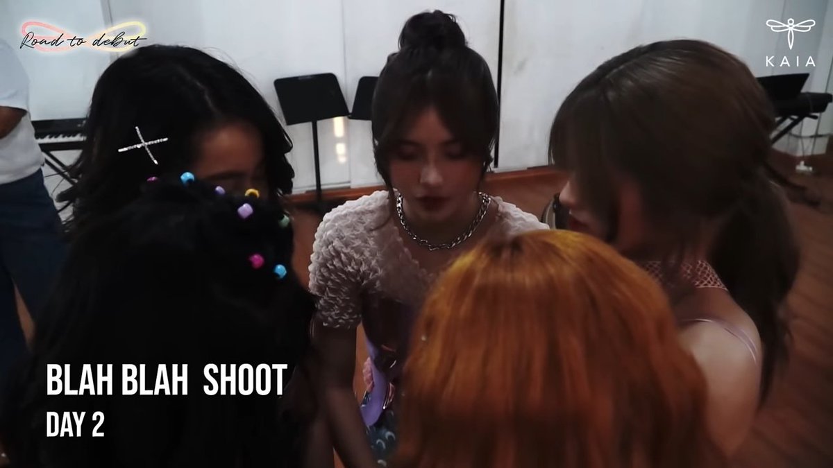 yshaishere's tweet photo. Ngayon ko lang napanood. Nakaka proud lalo how Ate Angela lead the prayer before going up on stage π₯Ίπ€ and kung ano yung gusto nilang iparating sa audience, yun talaga yung ginagawa nila!
KAIA RoadToDebut Ep5
#KAIA #KAIARoadToDebut_EP5
@KAIAOfficialPH @KAIA_Members https://t.co/bYVIRcEeWp