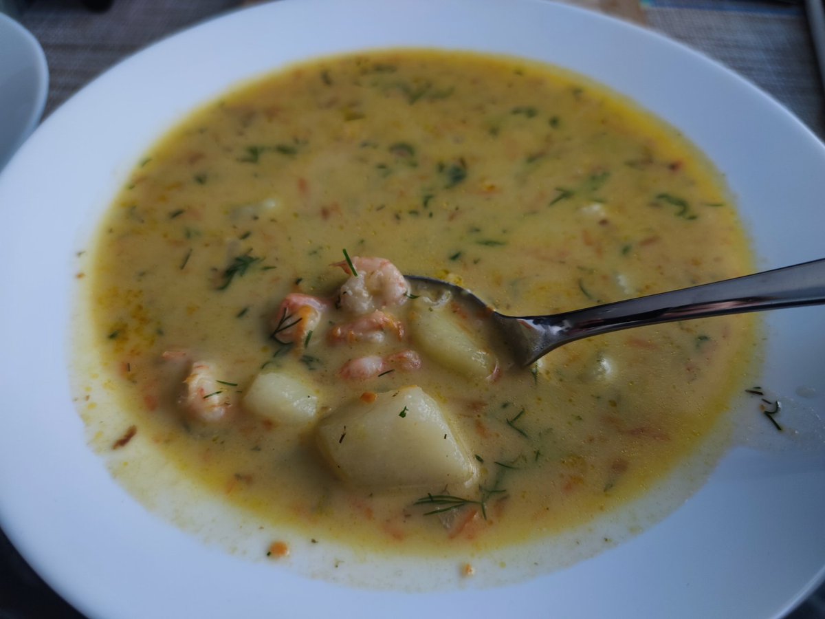 artyums's tweet image. Приготовил просто офигеть какой вкусный суп!
Креветки, плавленный сыр, картофель, зажаренные морковка с головкой Чиполлино, свежий укроп... Две тарелки улетели за один обед 👌😅