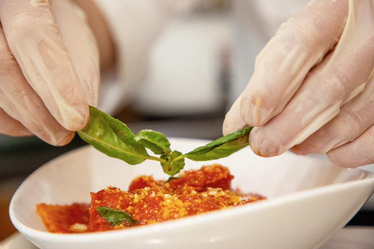 WestinRome's tweet photo. Pasta pomodoro e basilico, that's amore! Our Doney Team awaits you today for brunch starting from 12,30pm. Today fresh vegetables from our Orto Doney.
#pasta #sundaybrunch #doneyrestaurant #westinrome #romansunday https://t.co/bheMbxys0J