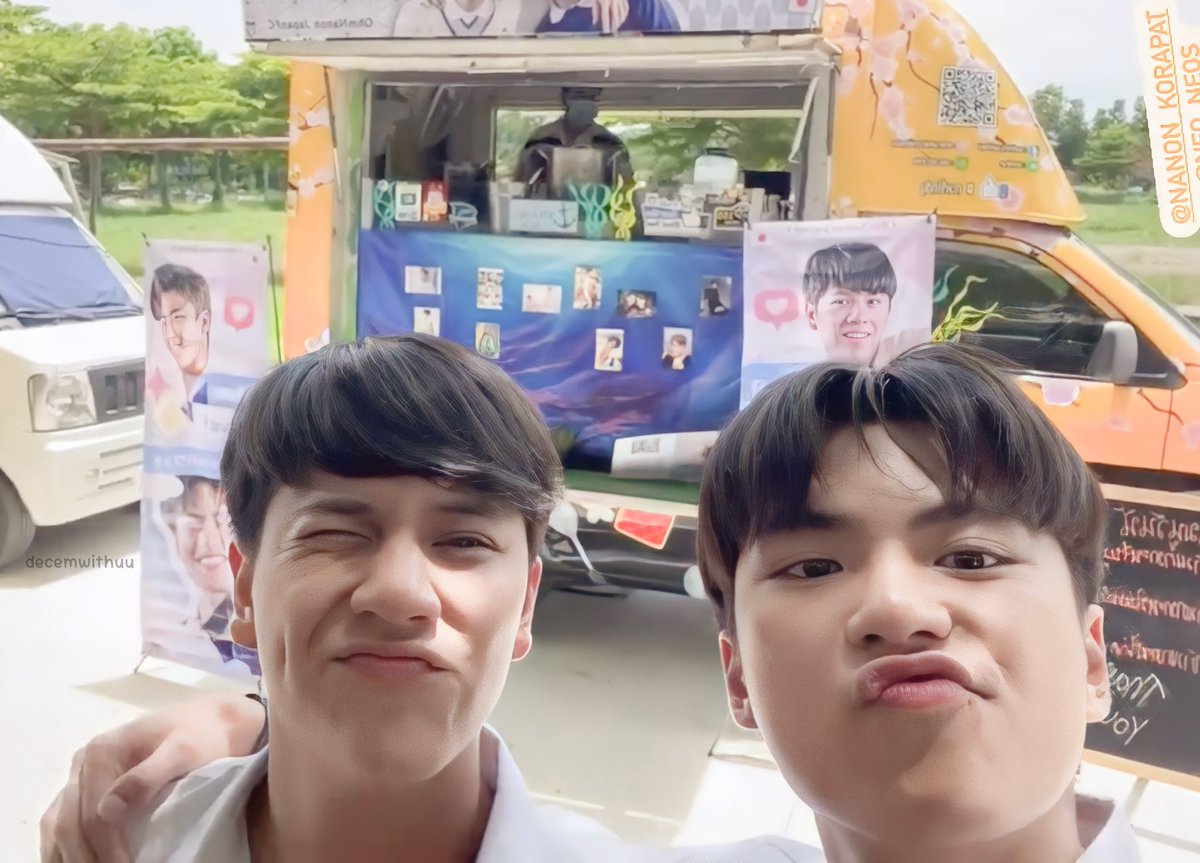 decemwithuu's tweet photo. โอมถ่ายนนนลงสตอรี่ แล้วความเอามือโอบไหล่นั้น เรากำลังฝันอยู่ใช่มั้ย😭  
#โอมนนน https://t.co/c8bHfGJC4O