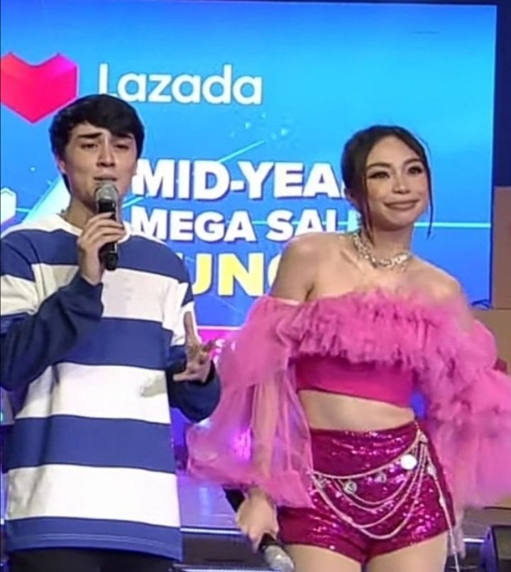 Salesruby_28's tweet photo. HAPPY HEART!!! #MayWard 😍❤️

MAYMAYxEDWARD COMEBACK
@maymayentrata07
@Barber_Edward_ https://t.co/EDCdb9VtiY