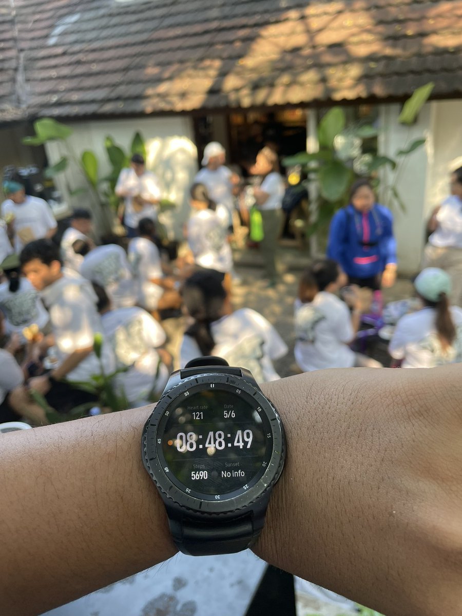 Masih pagi nih … tapi enjoy benerre

#TurnOnTheBestYou #GalaxyWatch4 with 7 speed coffee