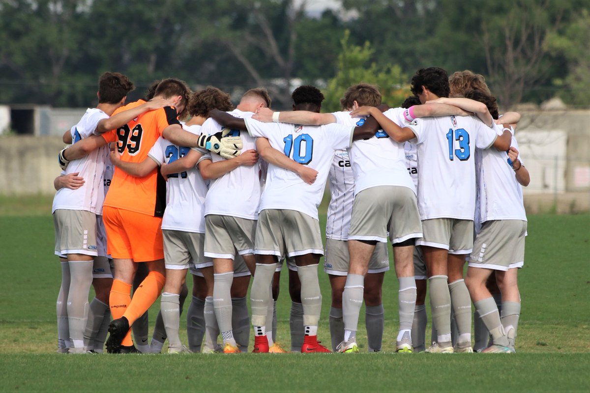 Tough 1-0 loss in the semis of EA Nationals to Laguna United, the highest scoring team in EA (90 goals/25 games).
So much to be proud of this season!
#1 Midwest EA Conf
#1 EA Final National Reg. Season Rankings
#3 EA National Tournament
18-2-2 EA
22-4-4 overall
These boys are 🔥