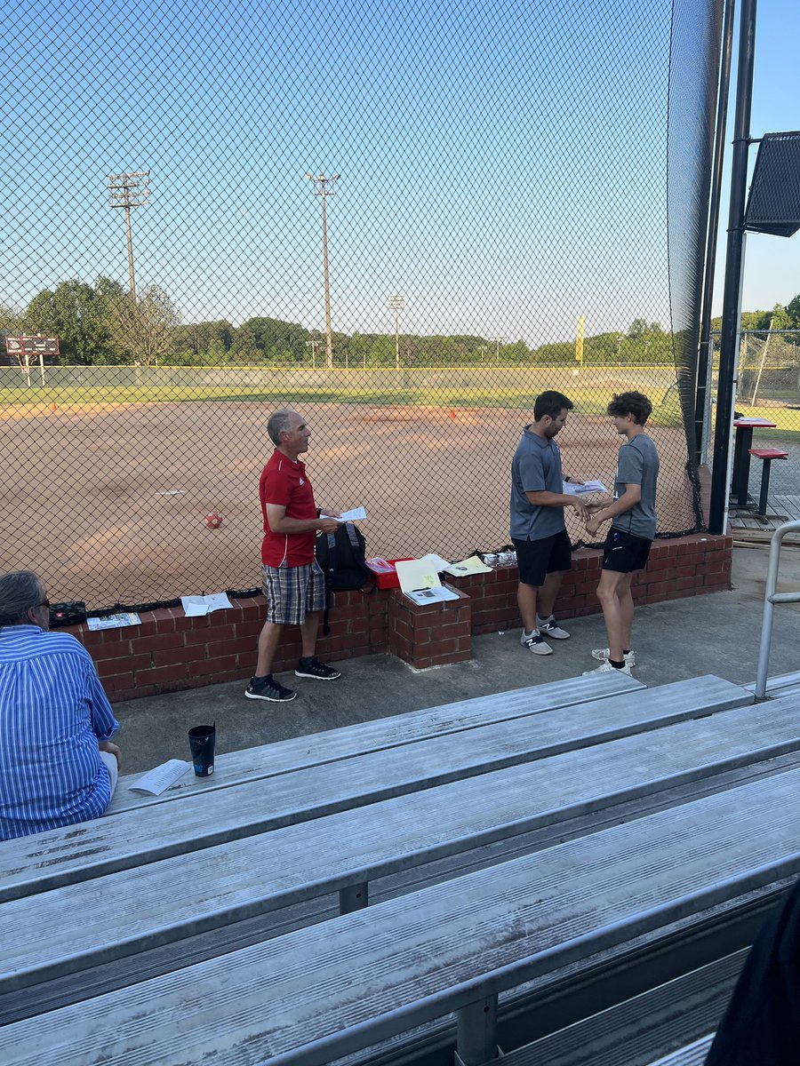 BobMack75879822's tweet image. Also helping your High School win Baseball Games, contributing at both levels JV and Varsity with a combined .428 avg/ .532 OBP.  We will miss our Seniors and look forward to the next 2 years continuing the momentum this program has built.  #&amp;gt;offs!  Go Dawgs!