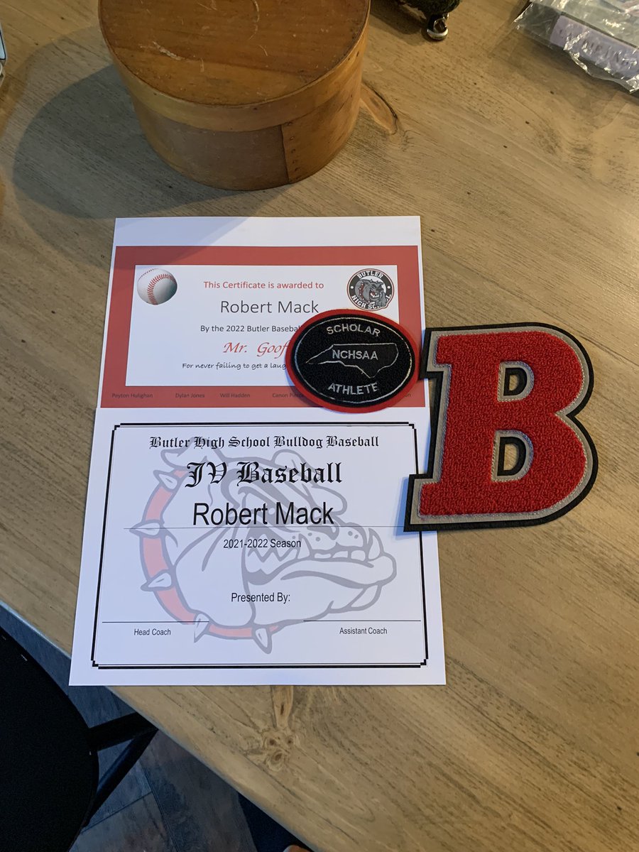 BobMack75879822's tweet image. Also helping your High School win Baseball Games, contributing at both levels JV and Varsity with a combined .428 avg/ .532 OBP.  We will miss our Seniors and look forward to the next 2 years continuing the momentum this program has built.  #&amp;gt;offs!  Go Dawgs!