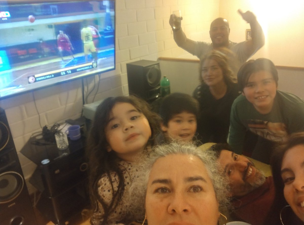 pcorteze's tweet photo. @canal_CDO #LNBxCDO desde Quilpué nuestro apoyo a los leones. Cariños a nuestro sobrino Barham Amor Alvear https://t.co/emSezhrm8H