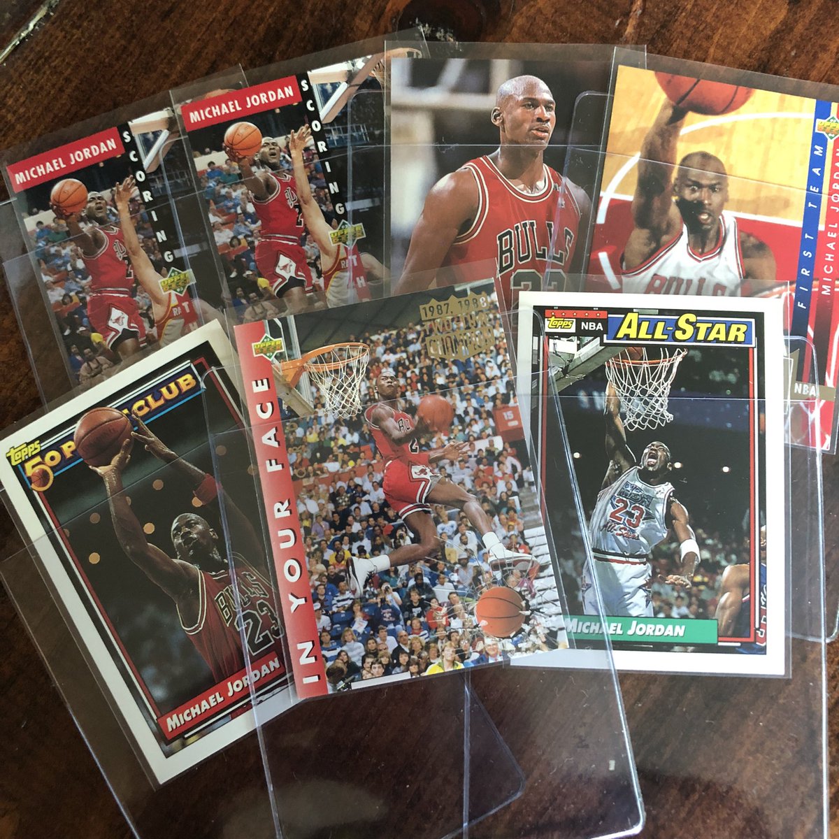 StillKickCards's tweet photo. PICKUPS - Great online find this week! Three 2001 UD Golf sets which means three Tiger Woods RC’s! Also found a small Jordan collection at a yard sale. The Tiger’s are already on their way to @PSAcard for grading.

#golf #UpperDeck #MichaelJordan #TigerWoods #CardCollection https://t.co/4GvA2sALmo