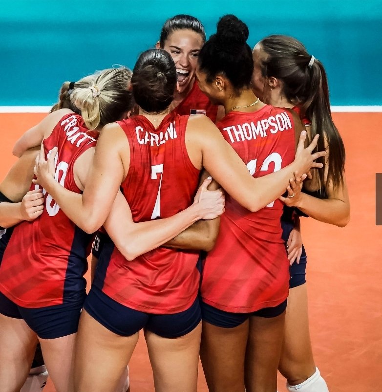 usavolleyball's tweet photo. U.S. Women 🇺🇸 lead Brazil 🇧🇷  2-0 after winning the 2nd set 25-20 at #VNL. Thompson, Frantti and Parsons lead scoring for U.S. Rettke and Stevenson also coming through.

Watch live on https://t.co/RDZsh6vNM4!!
#BePartOfTheGame https://t.co/RavcBQb7VQ