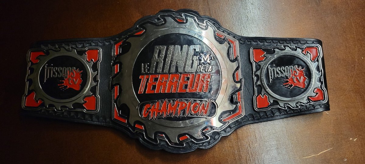 theakiraway's tweet image. Round III: Completed. 

Winner Winner, chicken dinner motherfuckers. 

Canadian Deathmatch Champion.