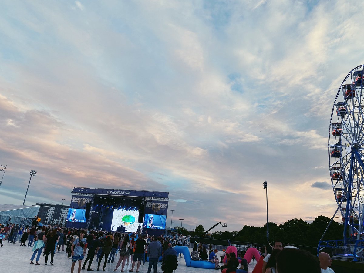 gigvines's tweet photo. @bostoncalling was well worth the wait 🎡

#livemusic #music #bostoncalling #festival #musicfestival #artists #bands #summer #ferriswheel #boston #massachusetts #concert #gig https://t.co/H6O2kI2mTI