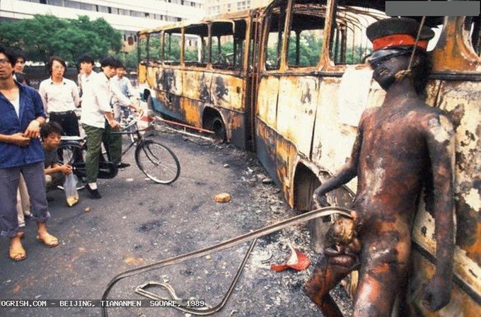 ~*Mao Layin Down Zedong*~ - 2 pic. @futuredude @anypigslft2 @chamoisyll @SpiritofHo Idk man these are pretty fucked up https://t.co/NDfRpA0FJZ