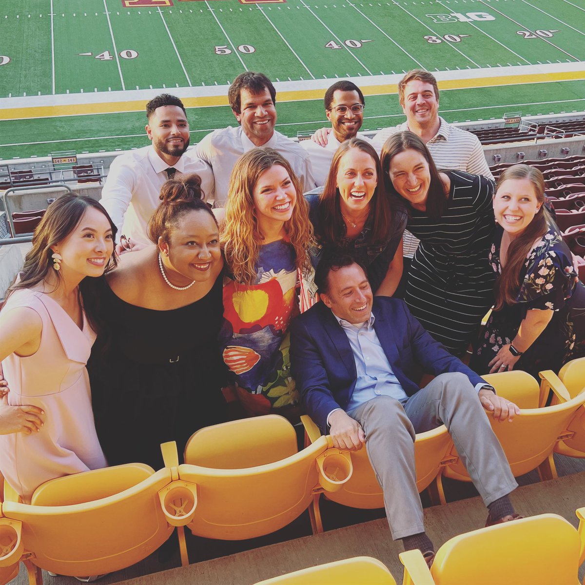 Sometimes, our program director randomly falls backwards into a chair 🪑— don’t worry, this class 🤩 is always there to catch him. #classof2022 #IMgrad #MEDPEDS <a href="/ImUmn/">UMN IM Chief Residents</a>

(For reals though, we’re glad @MedPedsMike didn’t break a hip ‘cause we have one more graduation to go…)