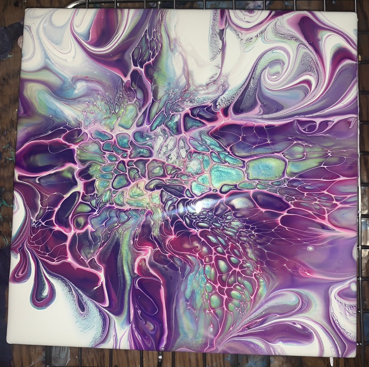 amzy2006's tweet photo. Hi, I’m Amy. I’m a fluid art artist &amp; I’d love to share/send some of my work to you.💖 @ParisHilton @whoisaddison @MileyCyrus @noahcyrus @britneyspears @JLo https://t.co/X8VUwLnfsl