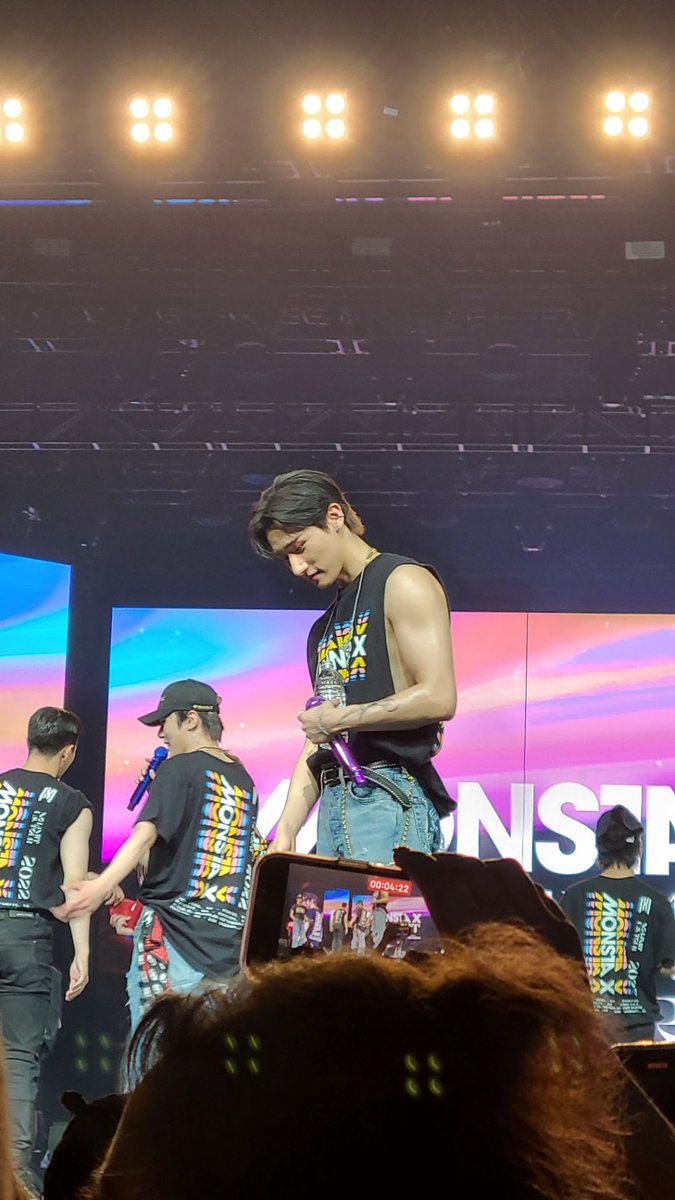 myhabitnmyloop's tweet photo. Also I still want the shirt the boys wore at the end 😭

#MONSTAX #MONSTA_X #몬스타엑스
#MONSTAXUSTOUR #NOLIMITUSTOUR 
#MONSTAXInSunrise
#MONSTAXinFL https://t.co/MnU5fabaxK