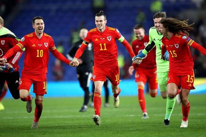 dangle2002's tweet photo. @hatttricks_nft @playMFL Wales will qualify for WC https://t.co/JV2CvhC8xW